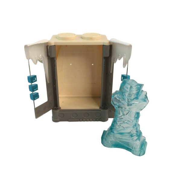 Fisher Price Imaginext DC Super Friends Mr Freeze Ice Chamber & Blaster - Picture 2 of 8